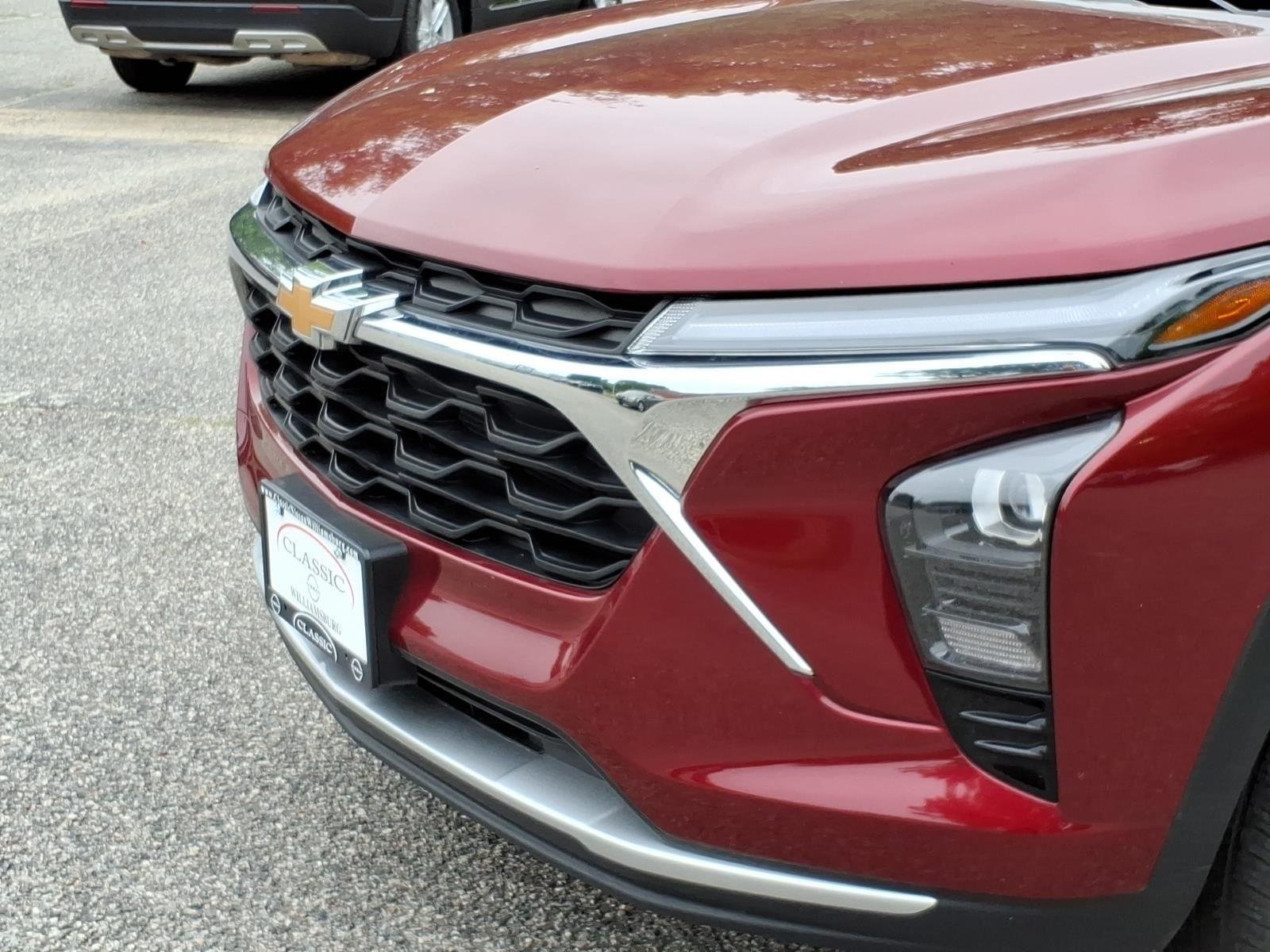 Used 2025 Crimson Metallic Chevrolet LT image 3