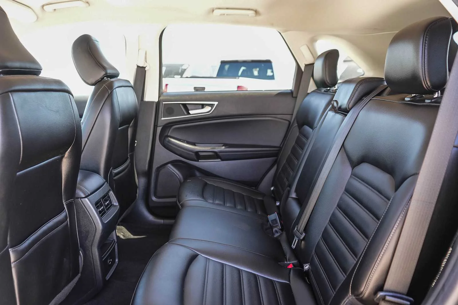 Used 2021 Agate Black Metallic Ford SEL image 20