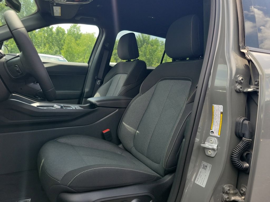 New 2026 Sting-Gray Clearcoat Jeep Laredo image 19