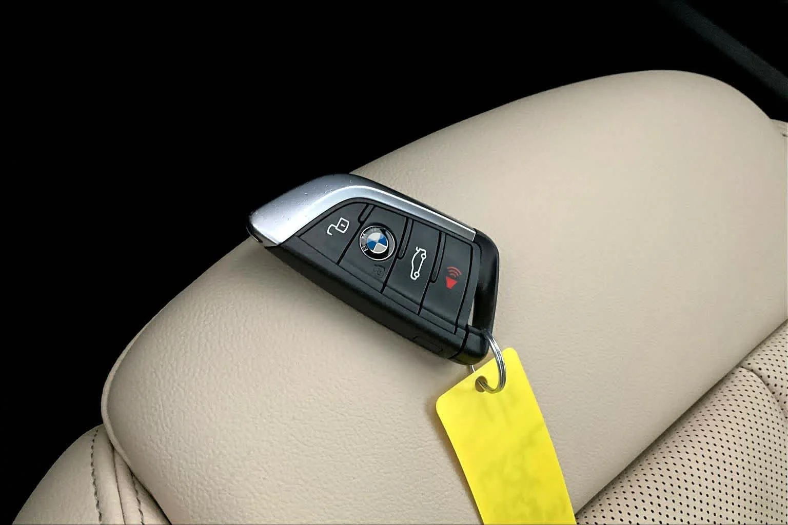 Used 2023 Alpine White BMW xDrive30i image 14
