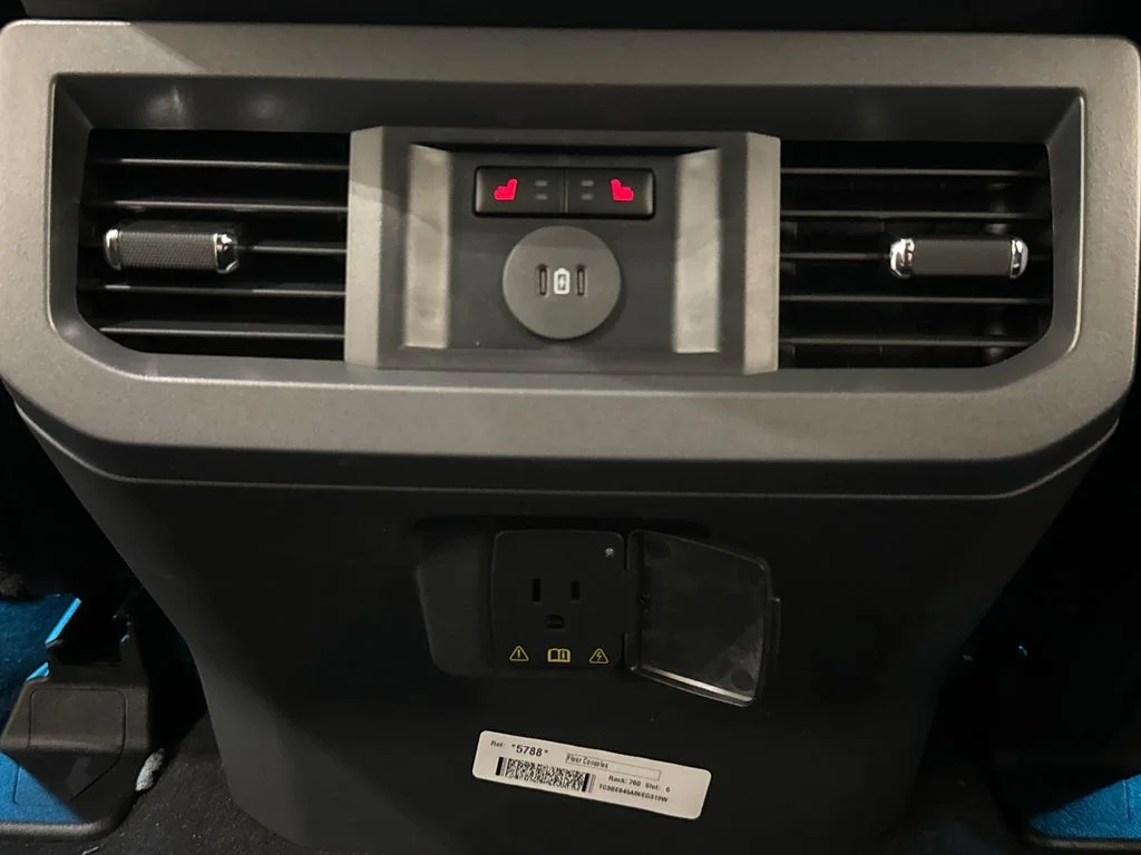 New 2026 Gray Ford Lariat image 31