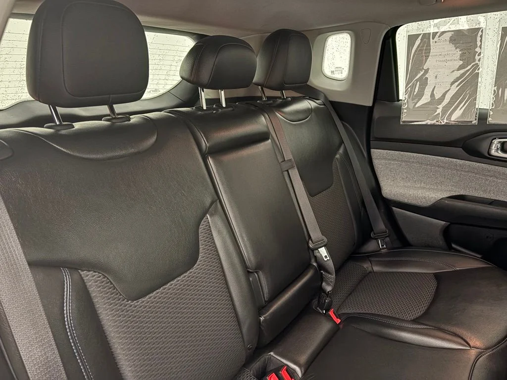 Used 2022 Gray Jeep Latitude image 35