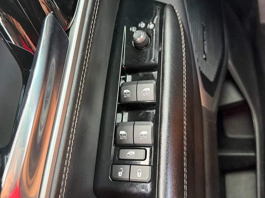 Used 2022 White Jeep Series II image 36