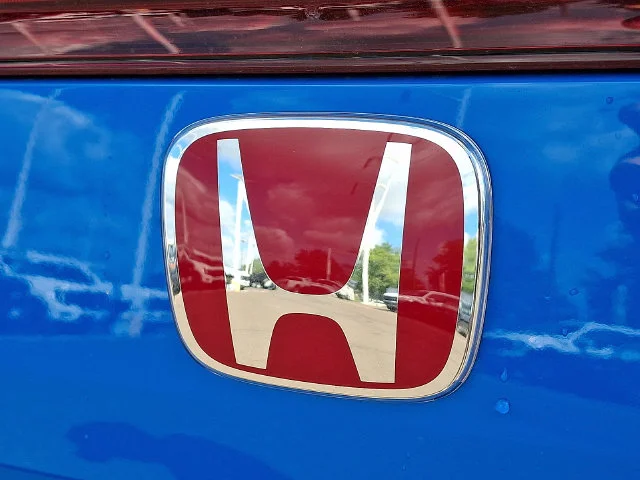 Used 2025 Boost Blue Pearl Honda  image 29
