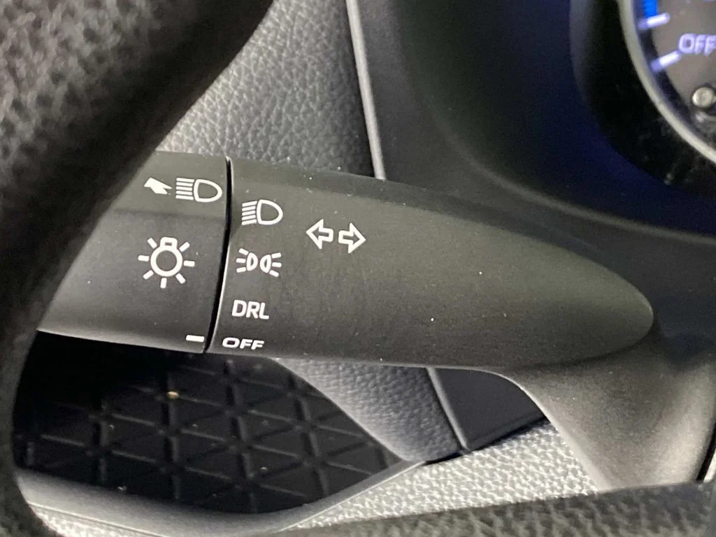 Used 2021 Silver Toyota LE image 18