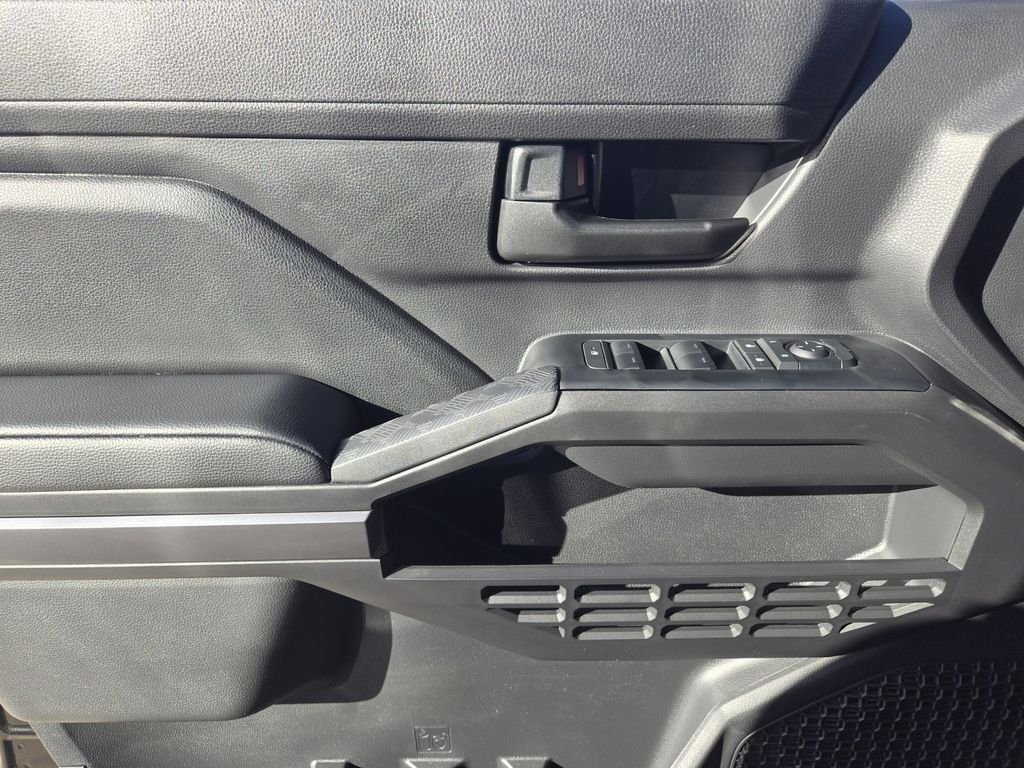 2026 Toyota Tacoma SR5 - Photo 18