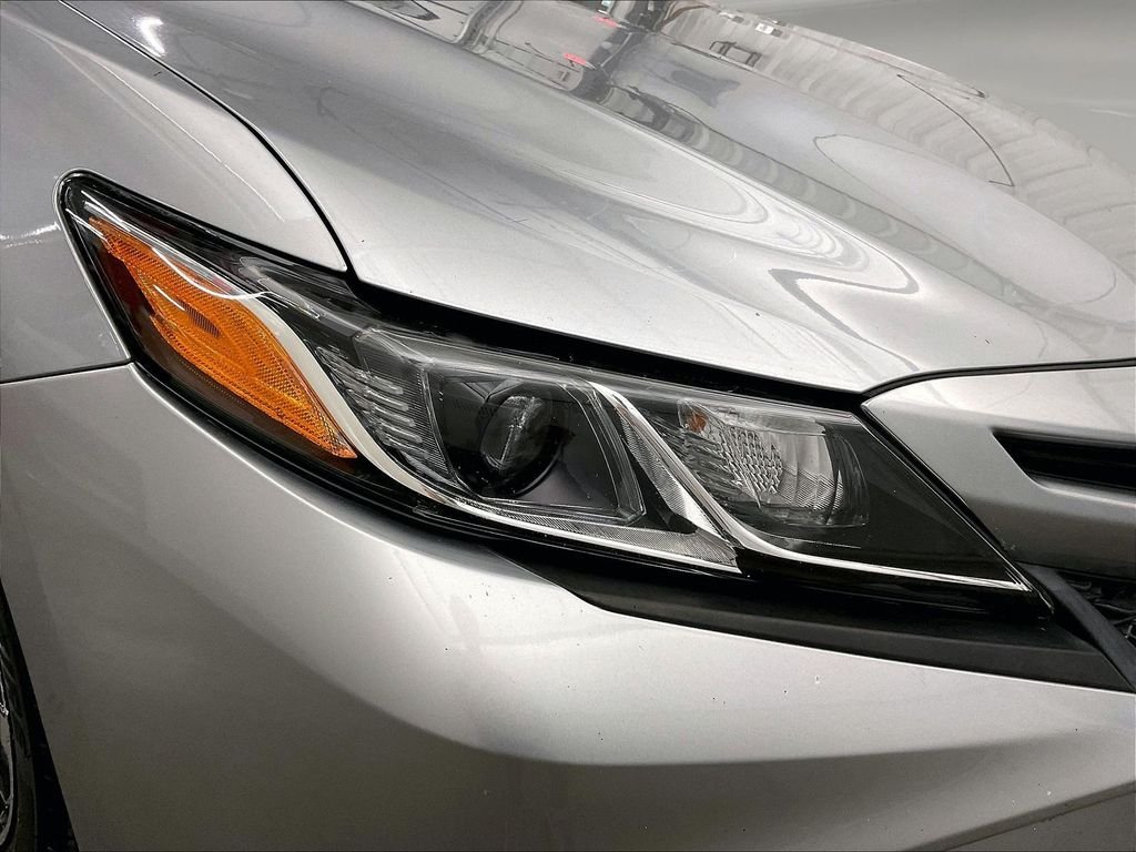 Used 2020 Silver Toyota SE image 33
