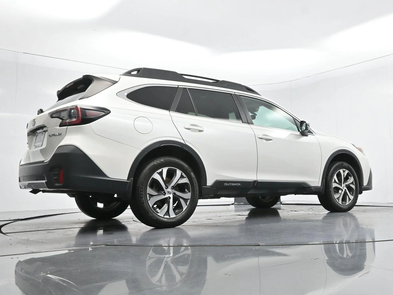 Used 2022 Crystal White Pearl Subaru Limited image 46