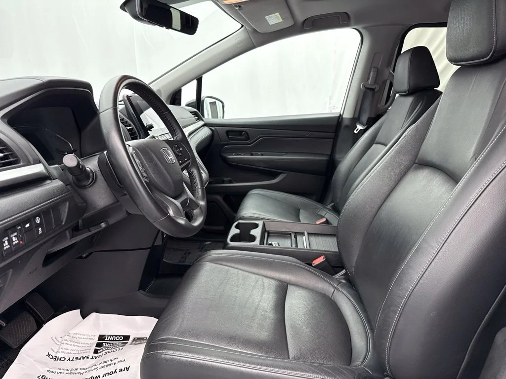 Certified Used 2024 Platinum White Pearl Honda EX-L image 17