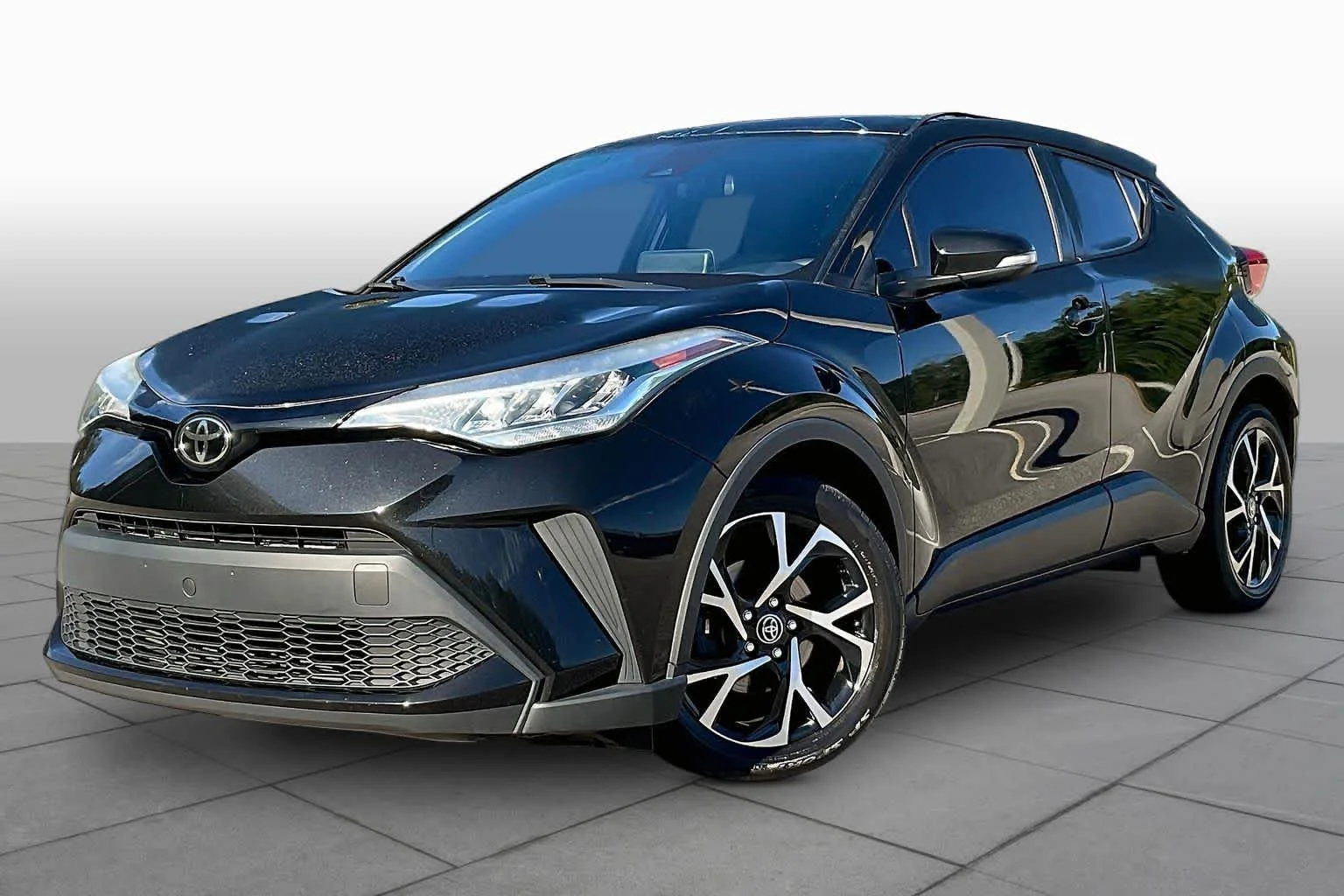 Pre-Owned 2022 Toyota C-HR XLE