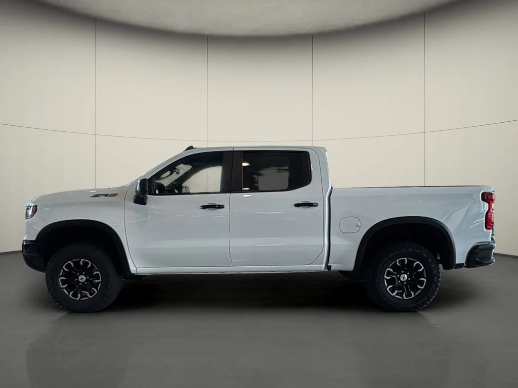 New 2026 White Chevrolet ZR2 image 4