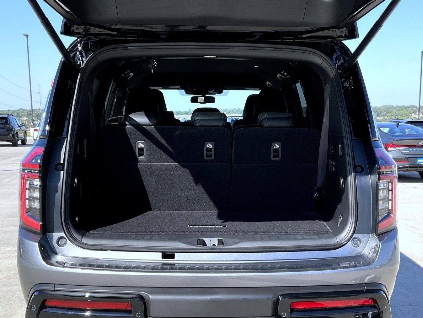 2026 Nissan Armada PRO-4X - Photo 9