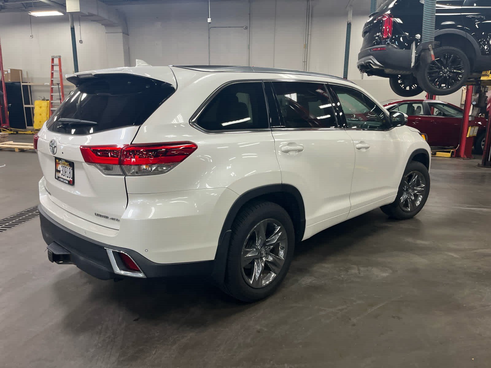 Used 2018 Blizzard Pearl Toyota Limited Platinum image 6