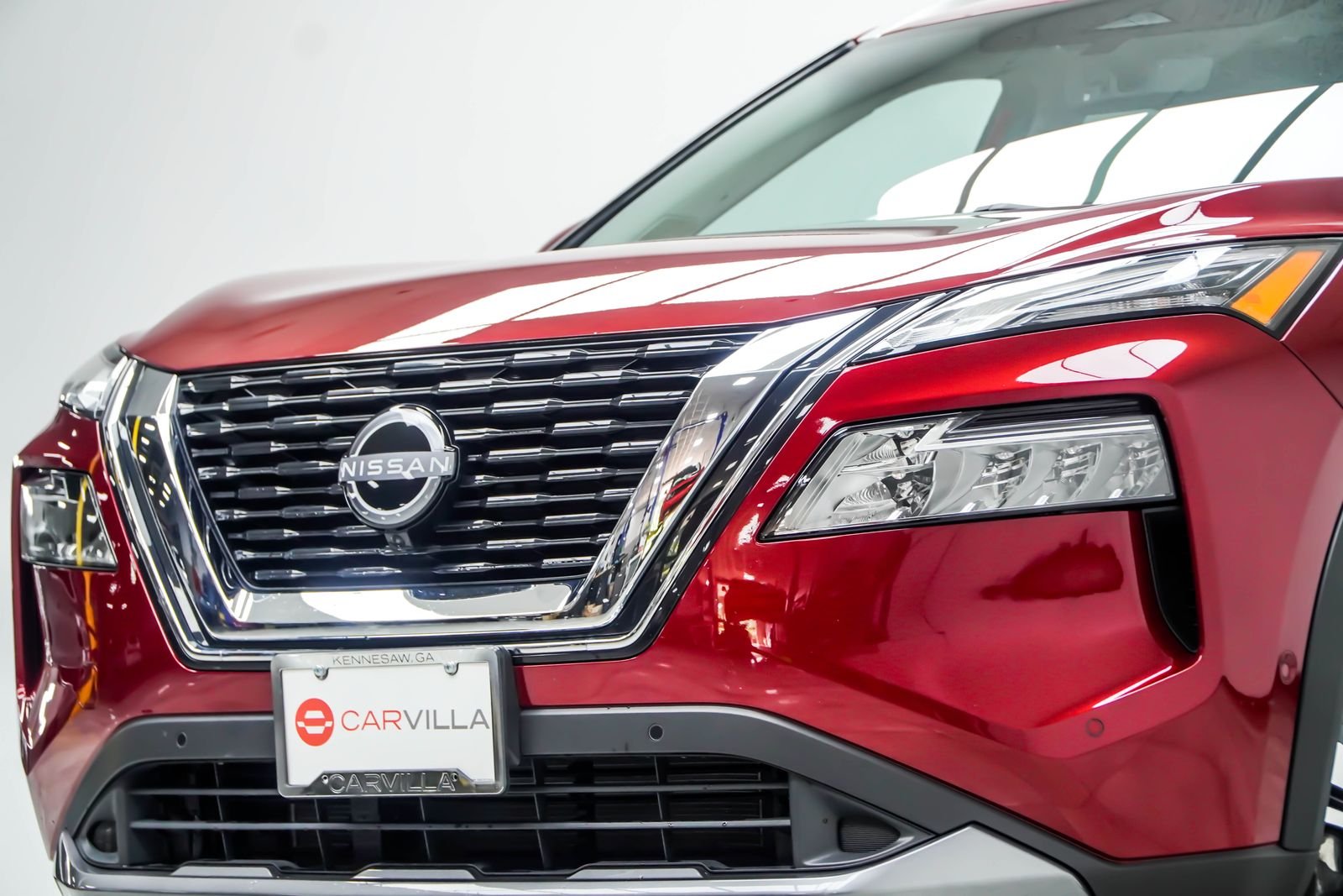 Used 2023 Red Nissan SL image 2