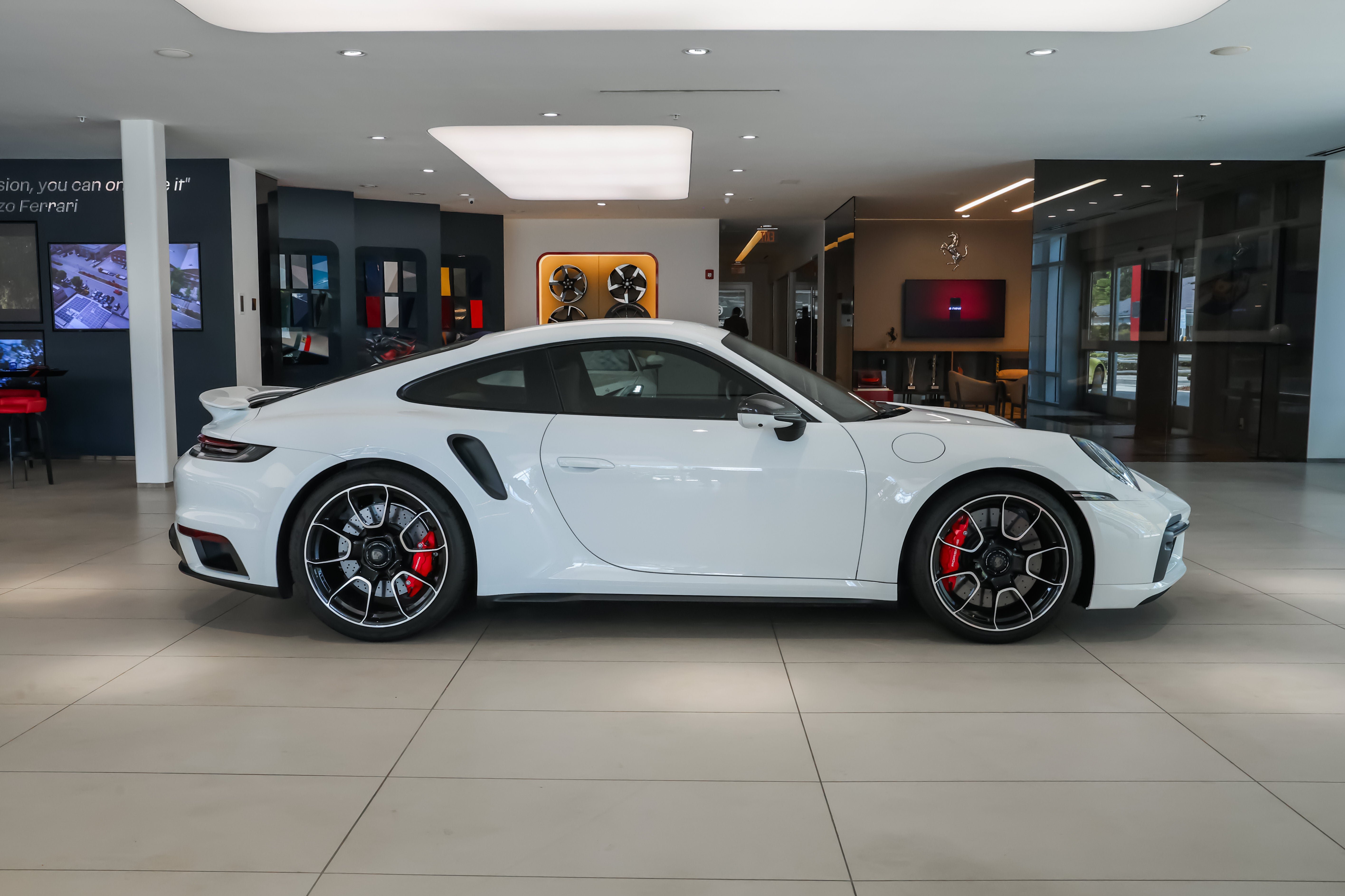 2025 Porsche 911 Turbo - Photo 6