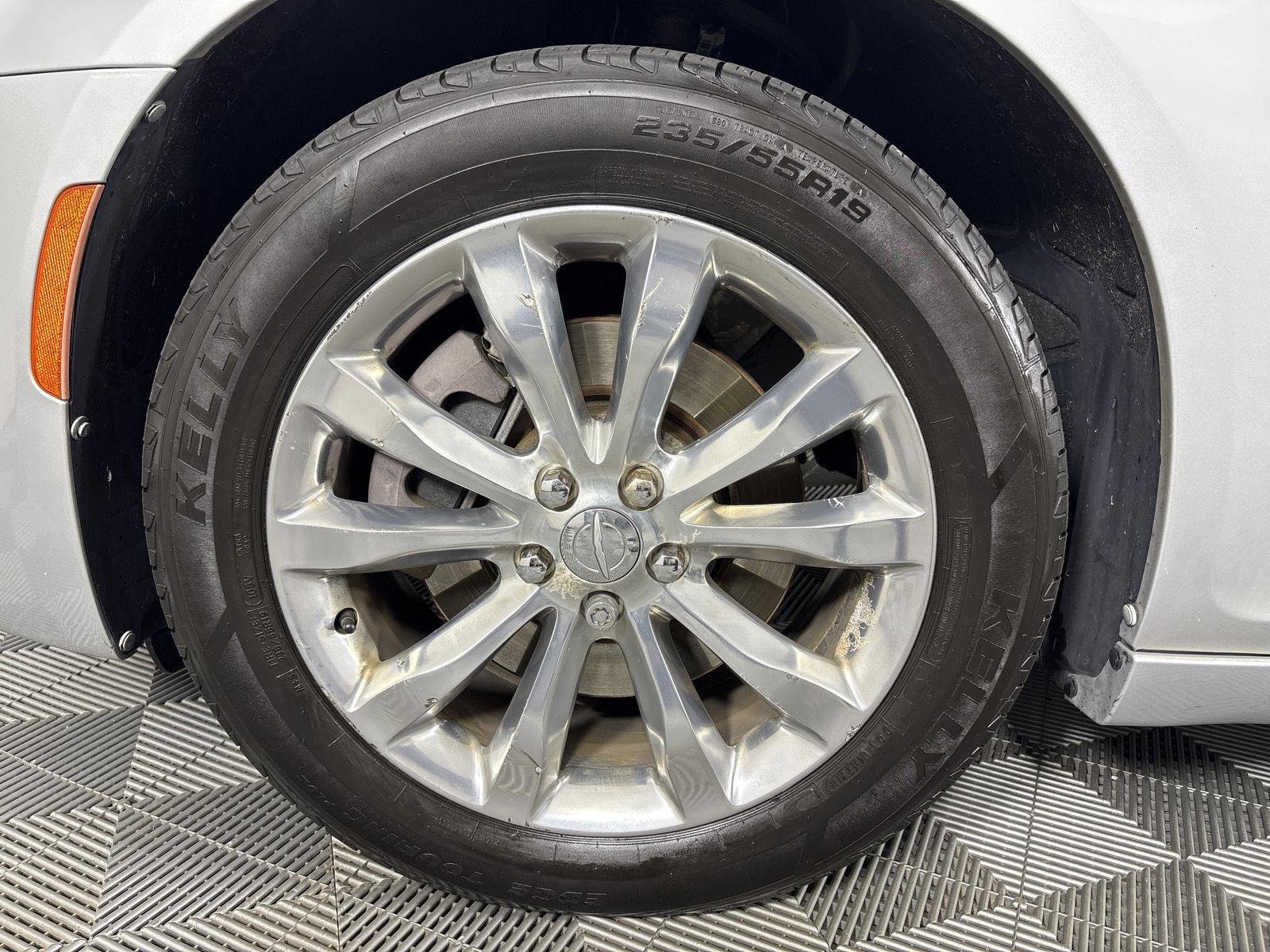 Used 2020 Silver Mist Clearcoat Chrysler Touring L image 4