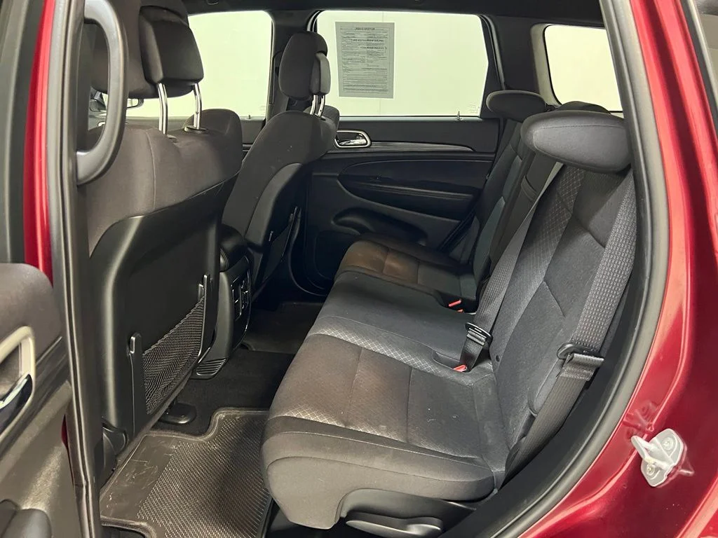 Used 2019 Red Jeep Laredo E image 28
