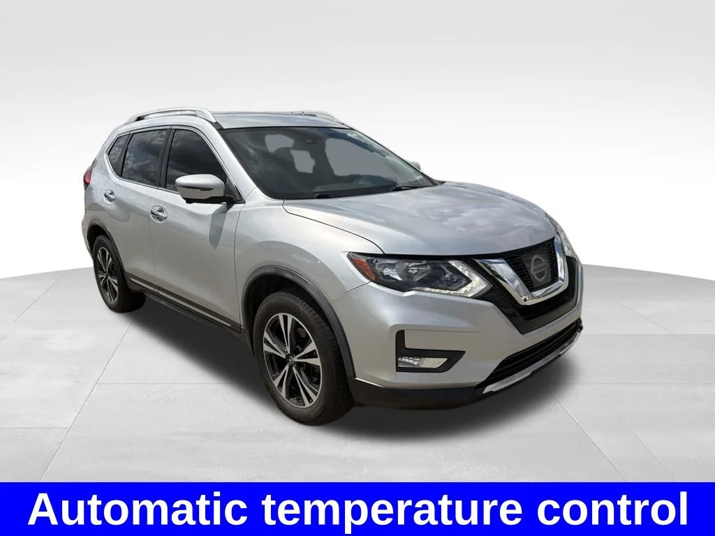 Used 2017 Silver Nissan SL image 6