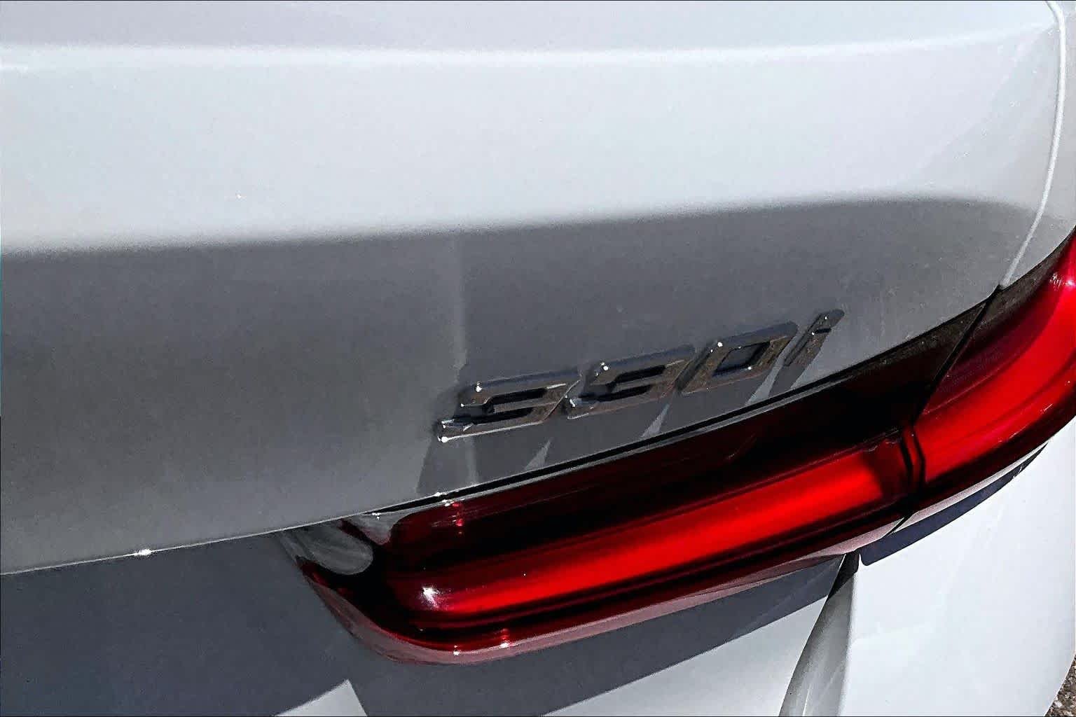 Used 2023 Alpine White BMW 330i xDrive image 8