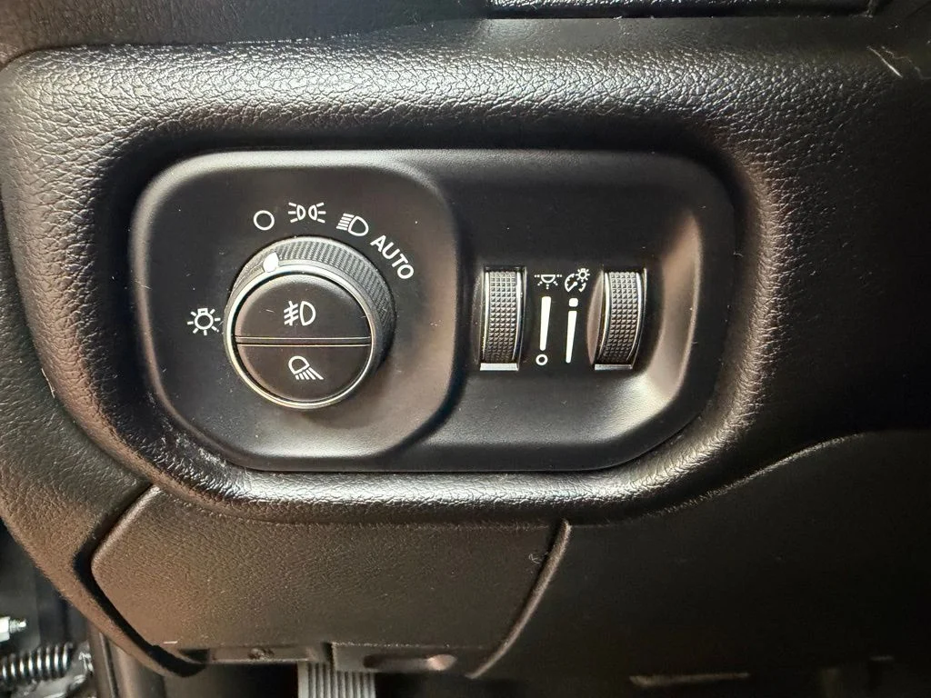 Used 2024 Granite Crystal Metallic Clearcoat Ram Laramie image 19