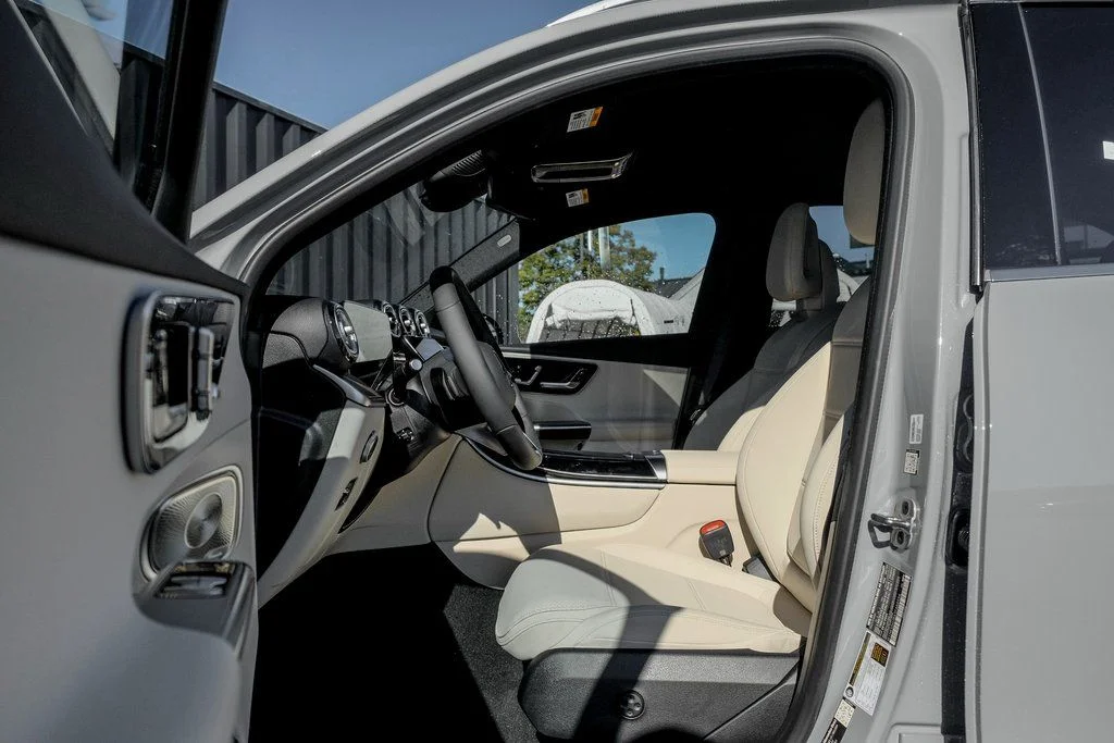 Certified Used 2026  Mercedes-Benz GLC 300 image 11