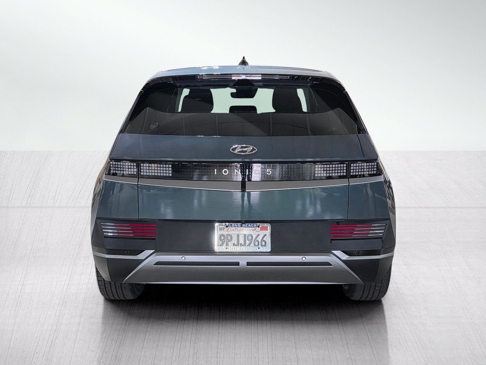 Used 2024 Digital Teal Hyundai SEL image 6