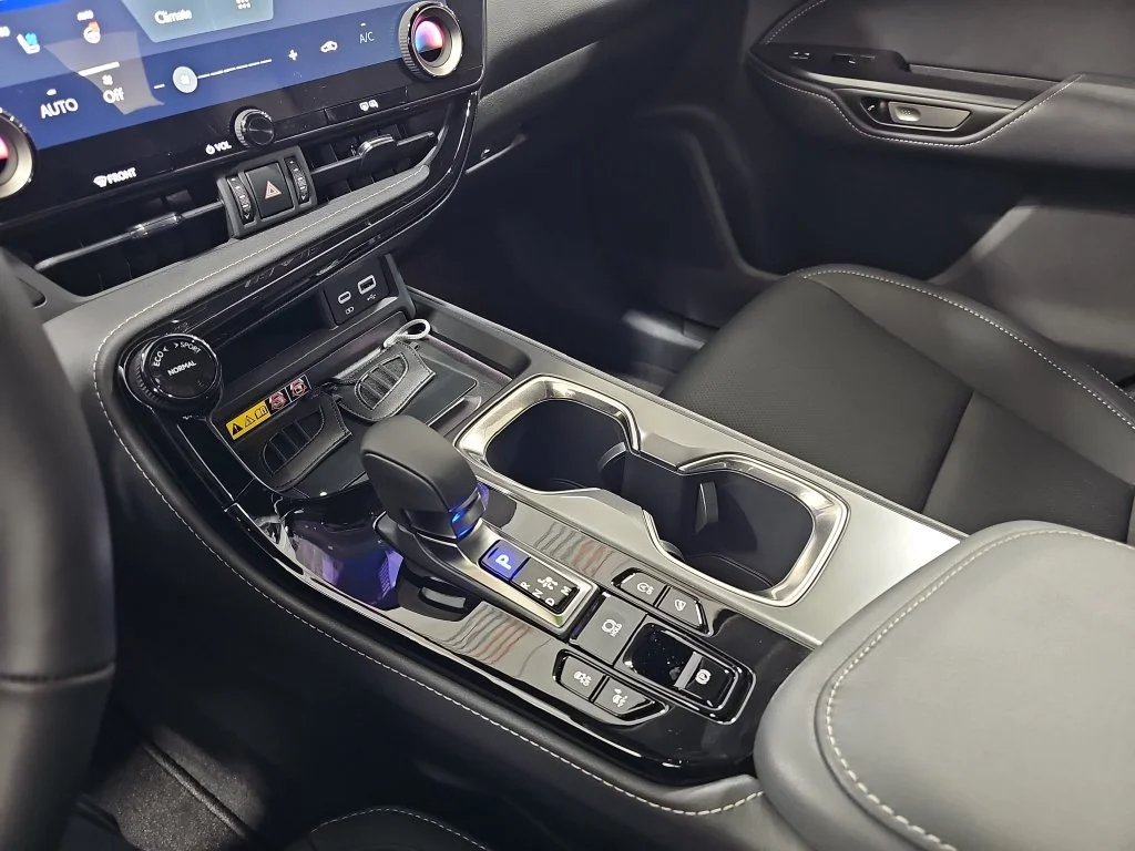 New 2026 Ultra White Lexus PREMIUM image 24