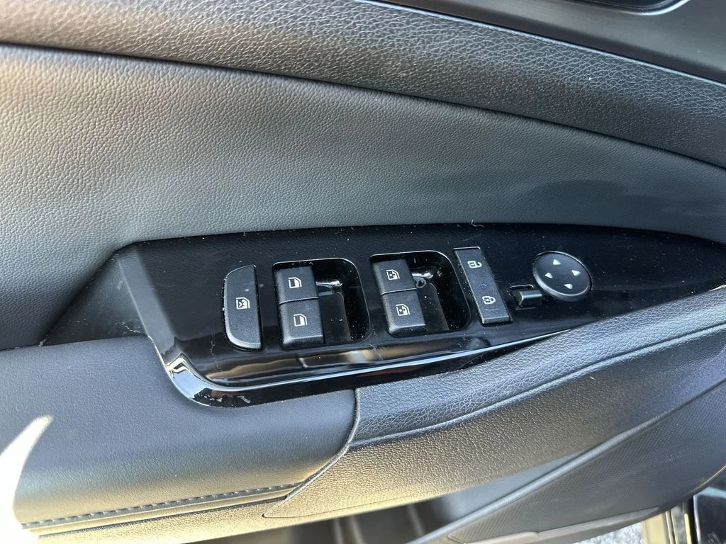 Used 2025 Black Kia EX image 15