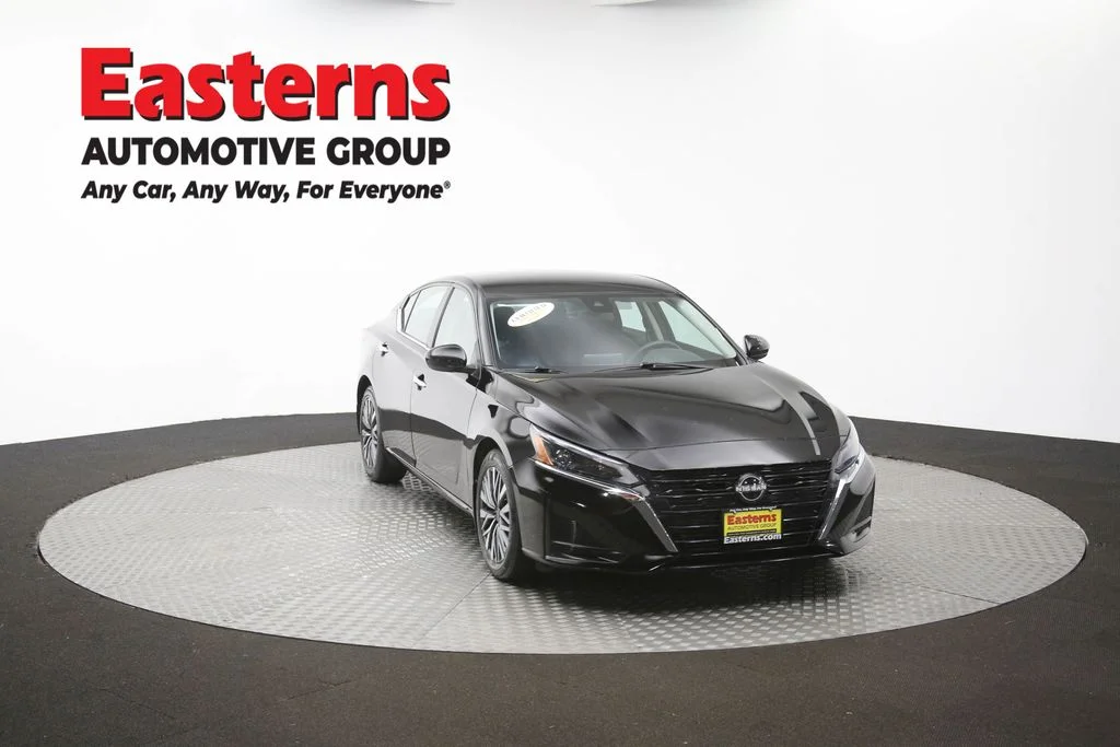 Used 2023 Black Nissan 2.5 SV image 50