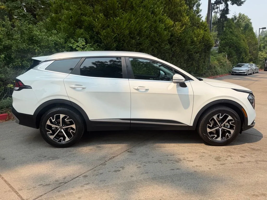 Certified Used 2025 Snow White Pearl Kia EX image 2