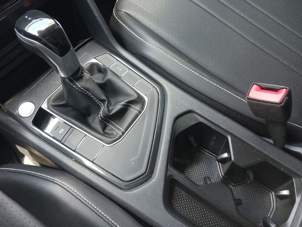 2022 Volkswagen Tiguan SE - Photo 27