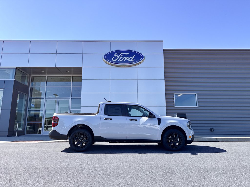 New 2026 Space White Metallic Ford XLT image 2
