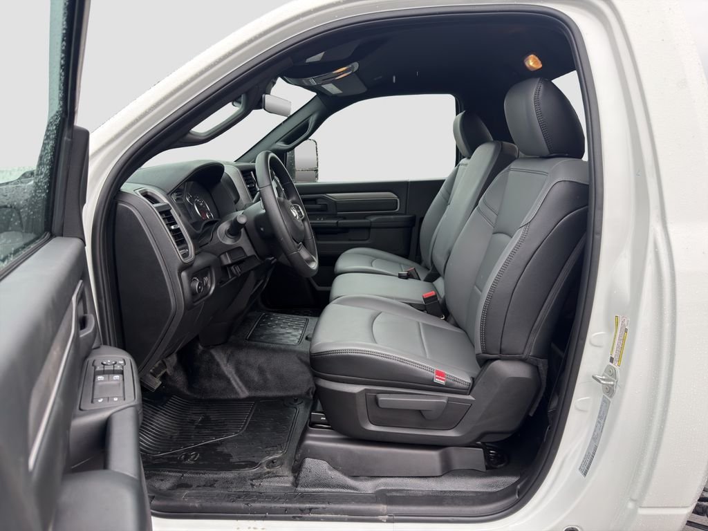 New 2026 Bright White Clearcoat RAM Tradesman image 9
