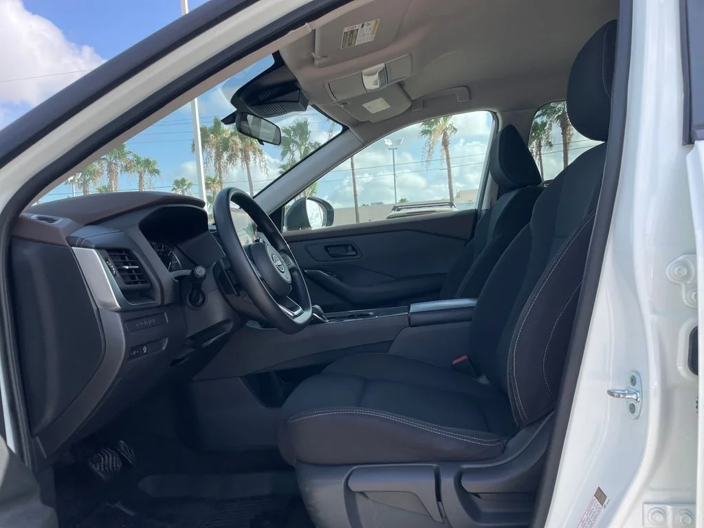 Used 2023 White Nissan S image 9
