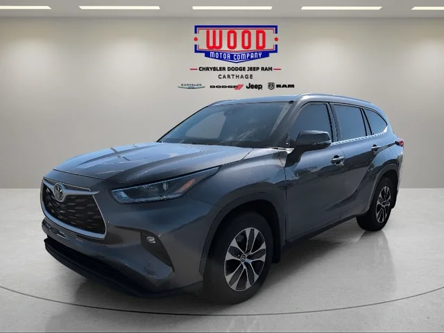 Used 2021 Magnetic Gray Metallic Toyota XLE image 12