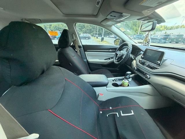 Used 2019 Black Nissan 2.5 SV image 21