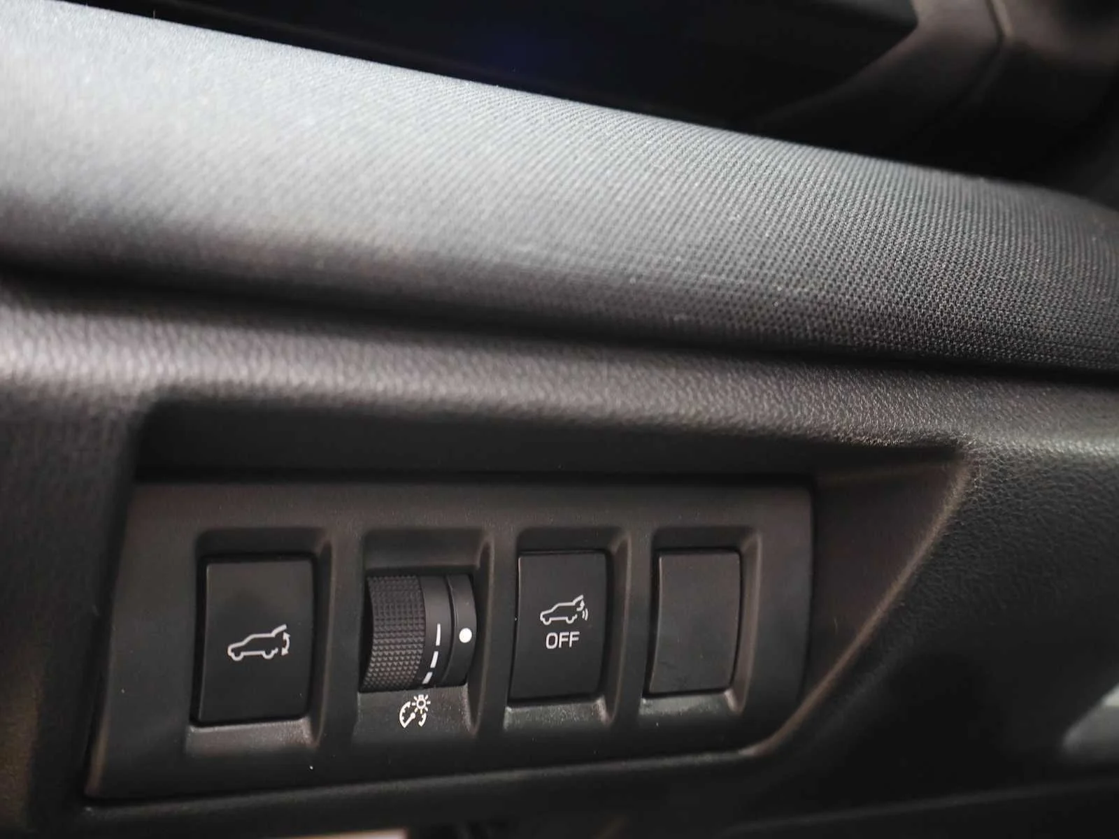 Certified Used 2025 Ice Silver Metallic Subaru Premium image 17