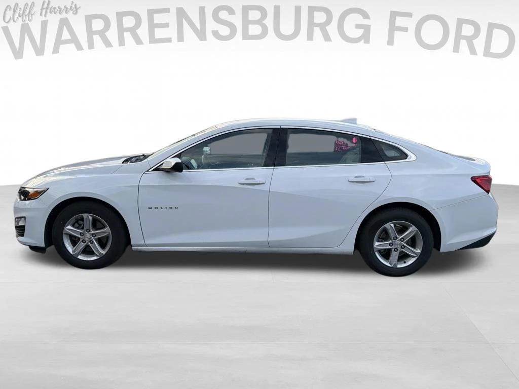 Used 2024 Summit White Chevrolet LT image 4