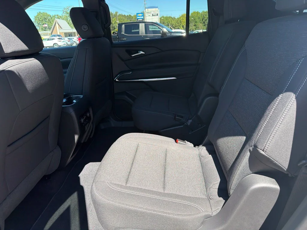 New 2027 Summit White Chevrolet LT image 27