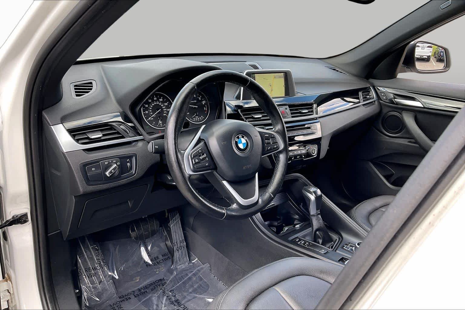 Used 2017 Alpine White BMW xDrive28i image 16