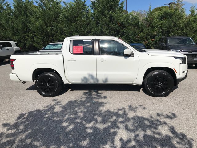 Used 2022 Glacier White Nissan SV image 8