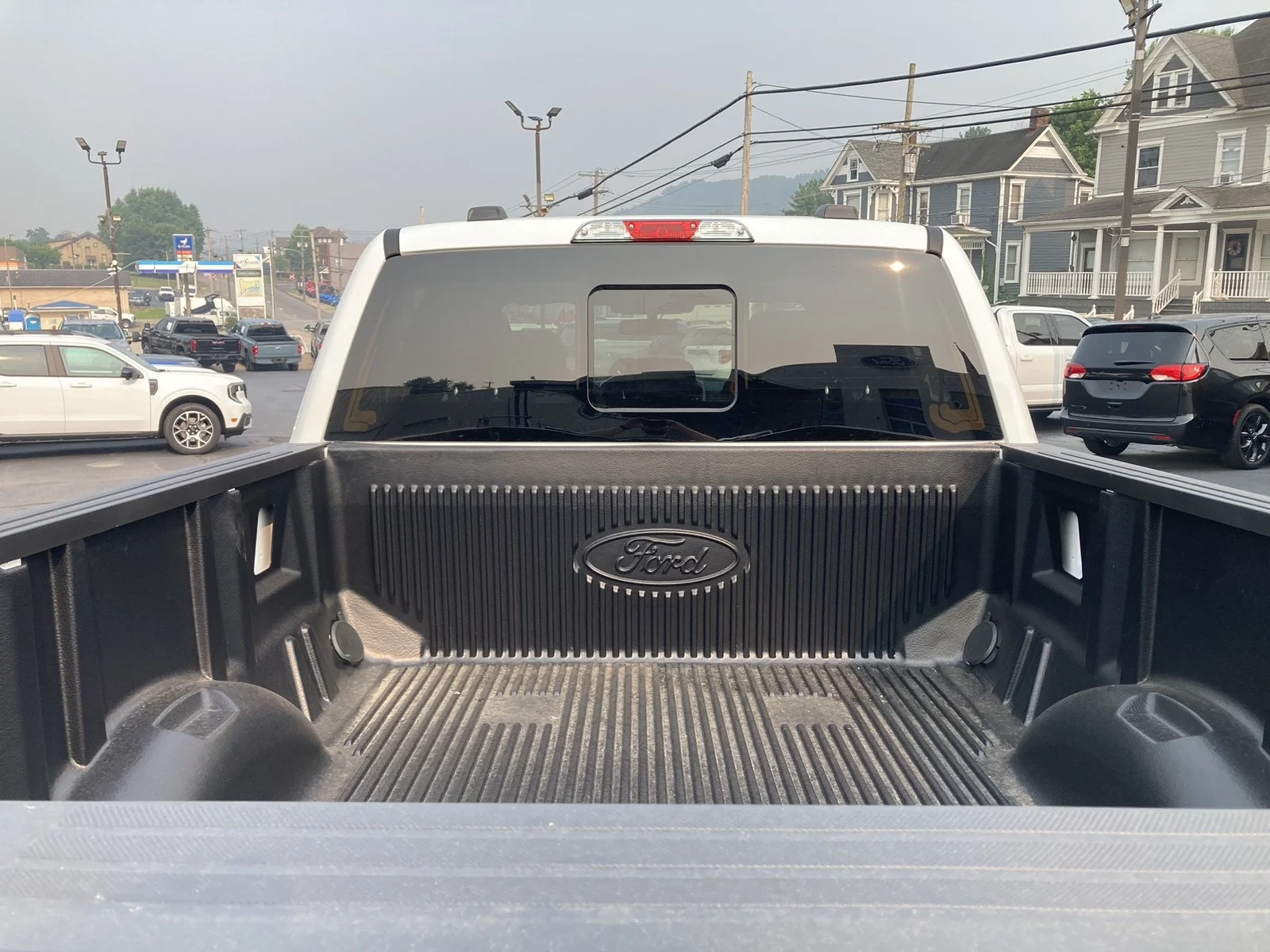 New 2026 Oxford White Ford XLT image 7