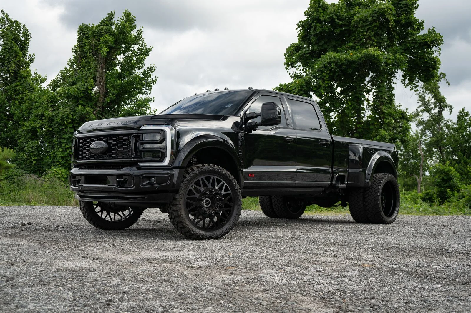 Used 2024 Black Ford Limited image 3