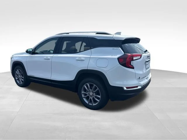 Used 2024 Summit White GMC SLT image 3