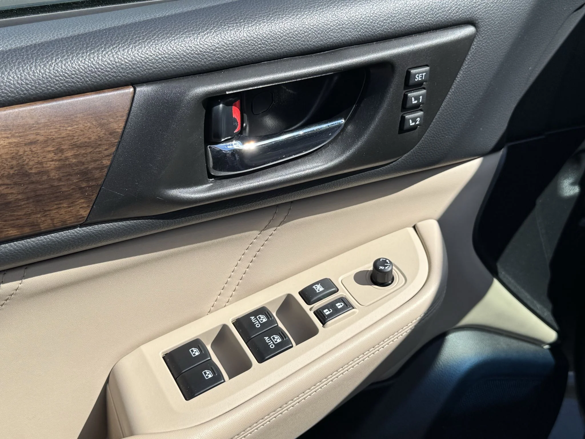 Used 2018 Wilderness Green Metallic Subaru Limited image 12