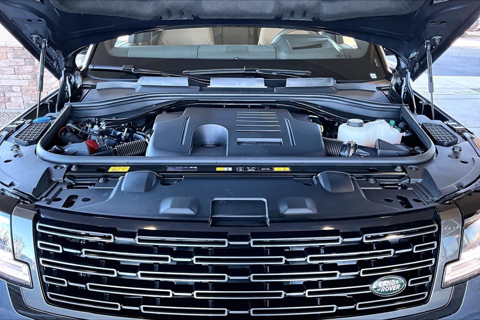 New 2026 Varesine Blue Metallic Land Rover SE image 15