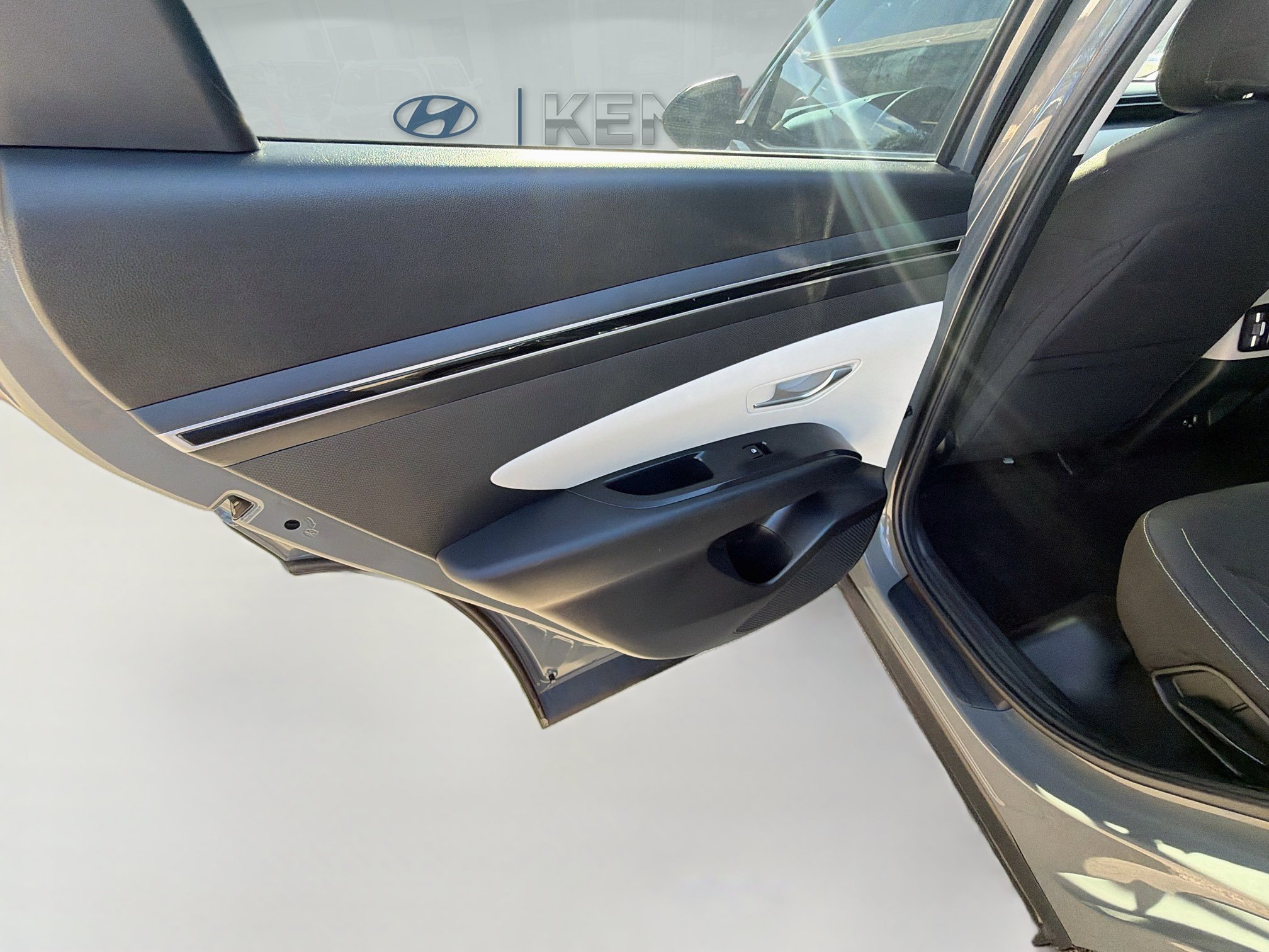 Used 2024 Hampton Gray Hyundai SEL image 24