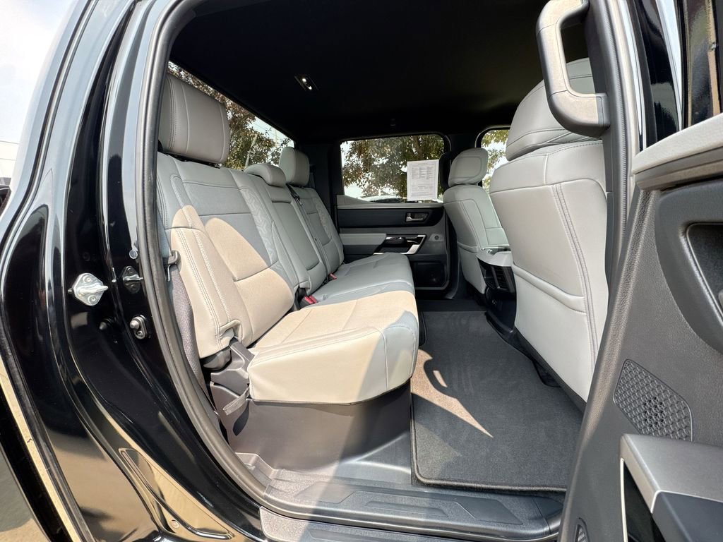 2025 Toyota Tundra Limited - Photo 25