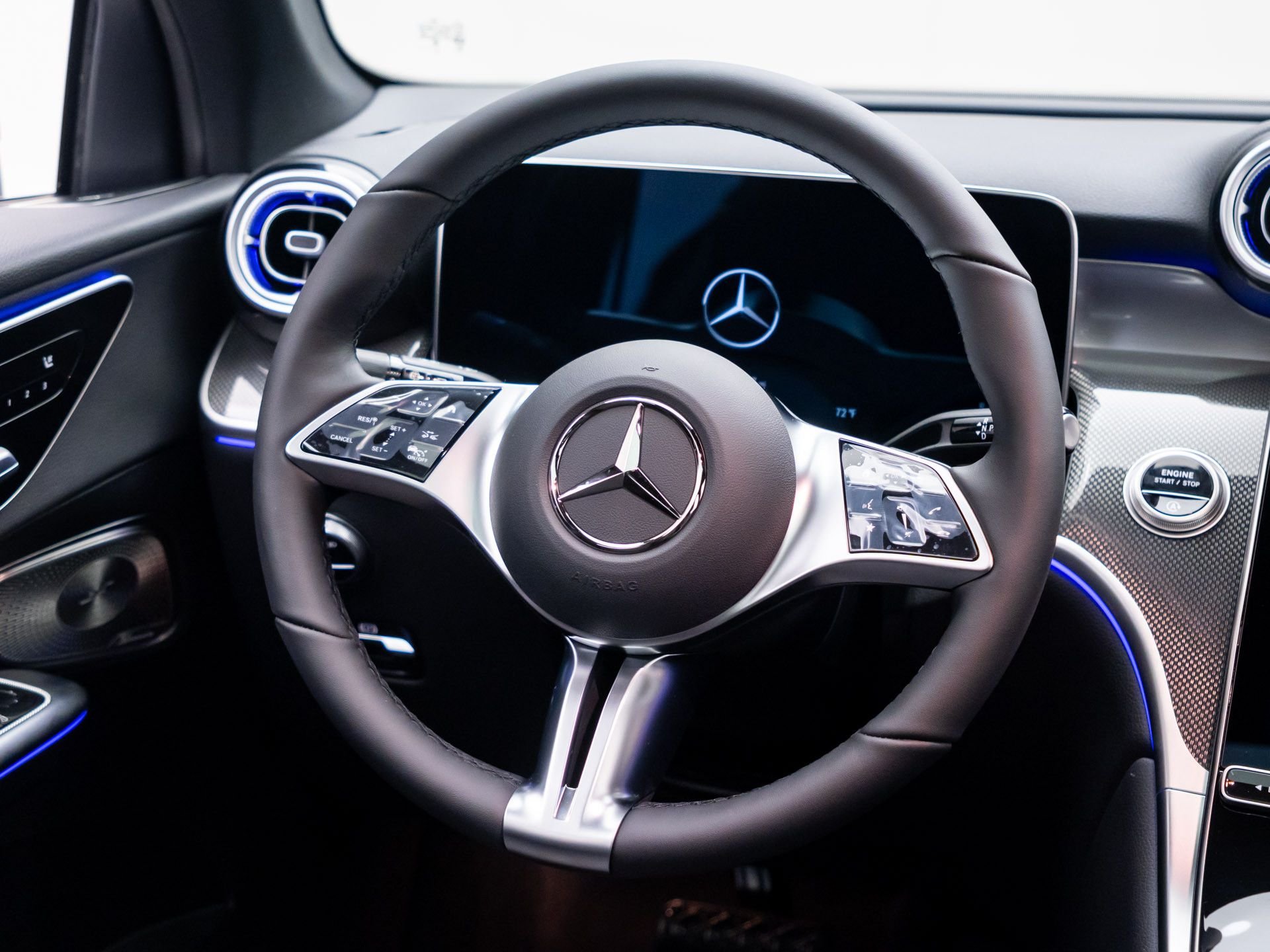 New 2027 Graphite Grey Metallic Mercedes-Benz GLC 300 image 11
