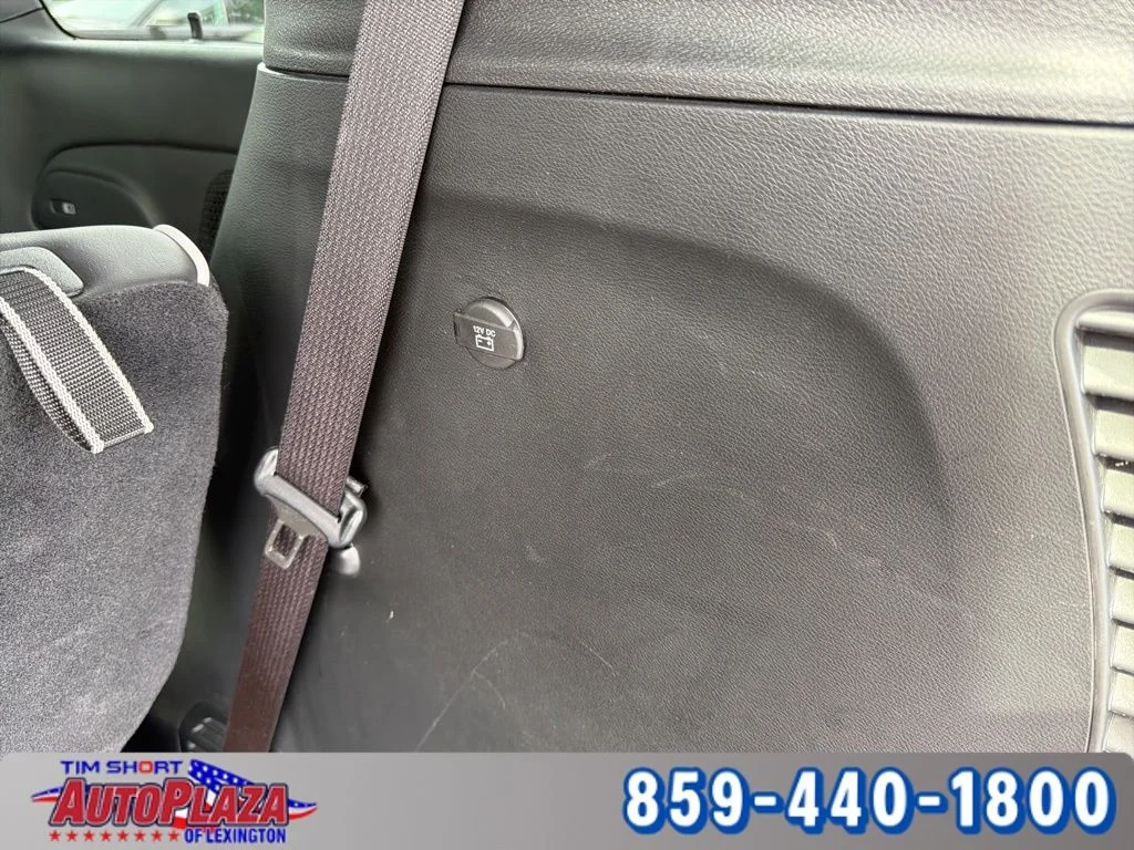 Used 2025 Black Chrysler Limited image 30